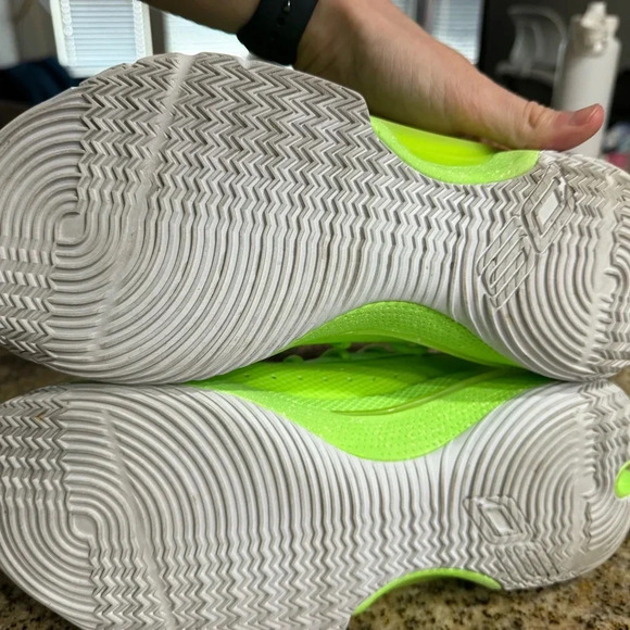 Under Armour M9.5/W11 Officially Unveil the Curry 7 “Sour Patch Kids” Like New - Picture 4 of 10